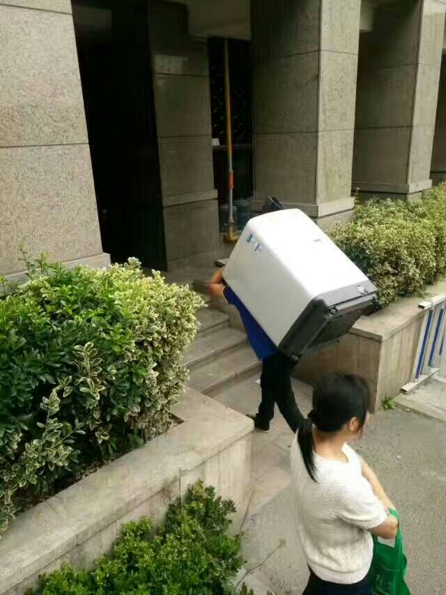 杭州租客搬家現場(chǎng)